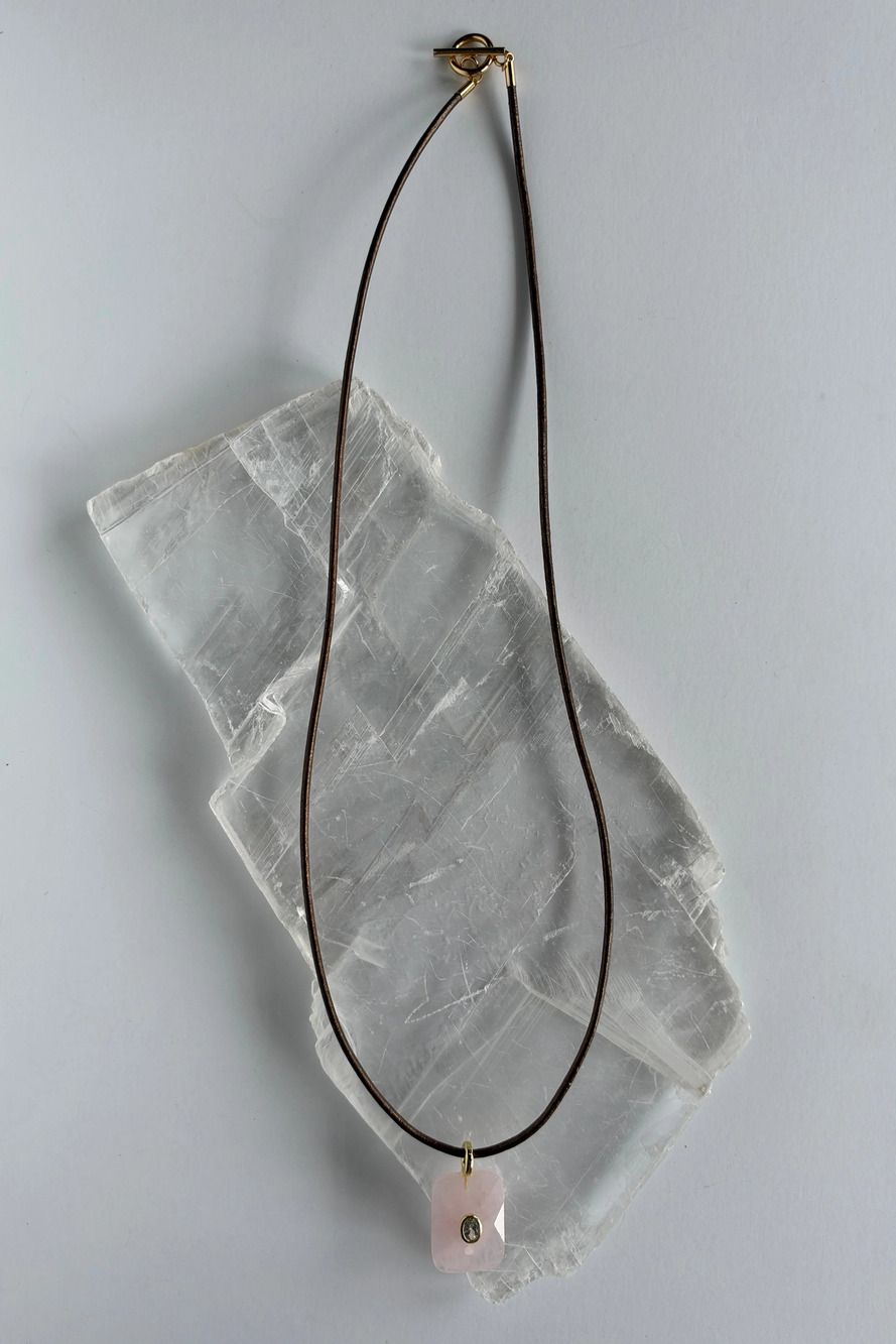Rosenne – Rose Quartz Pendant Necklace